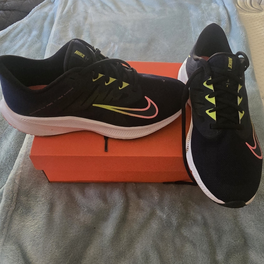 Womens sneakers